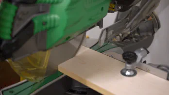 An edge grain cutting board.