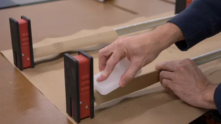 An edge grain cutting board.