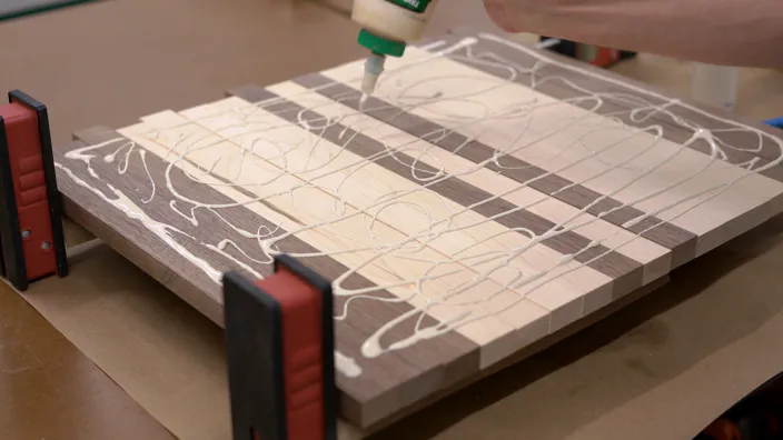 An edge grain cutting board.