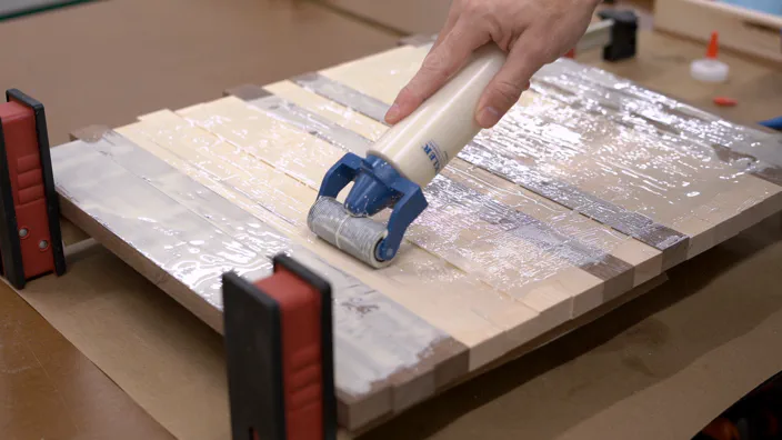 An edge grain cutting board.