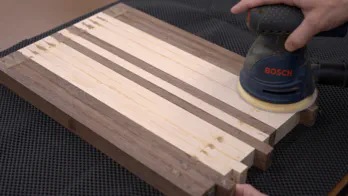 An edge grain cutting board.