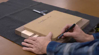 An edge grain cutting board.