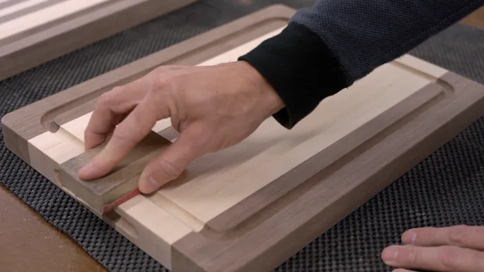 An edge grain cutting board.