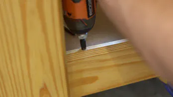 Ripping the guide rail at the table saw.